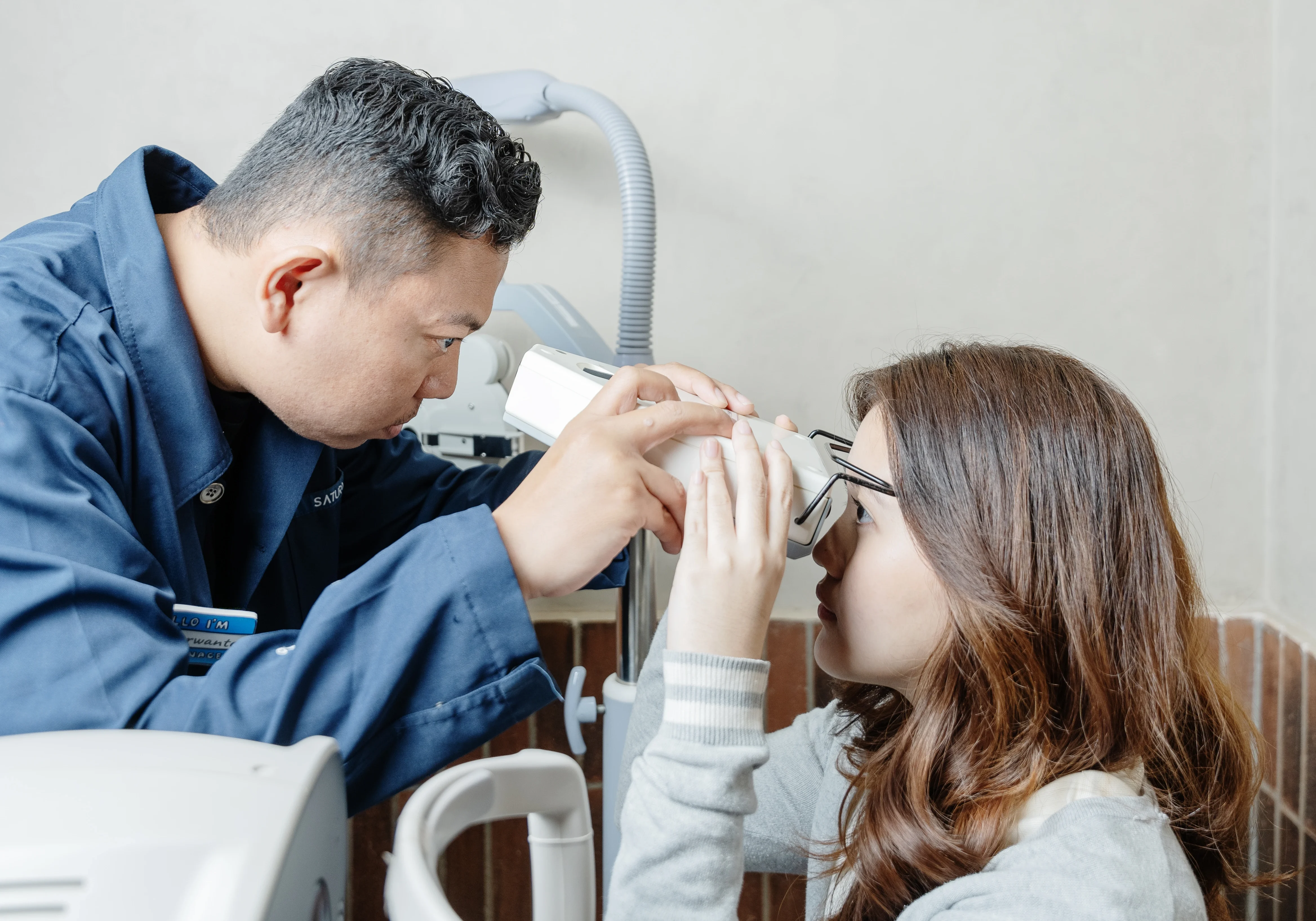 Cek Bentuk Mata dan Tips Memilih Kacamata yang Pas