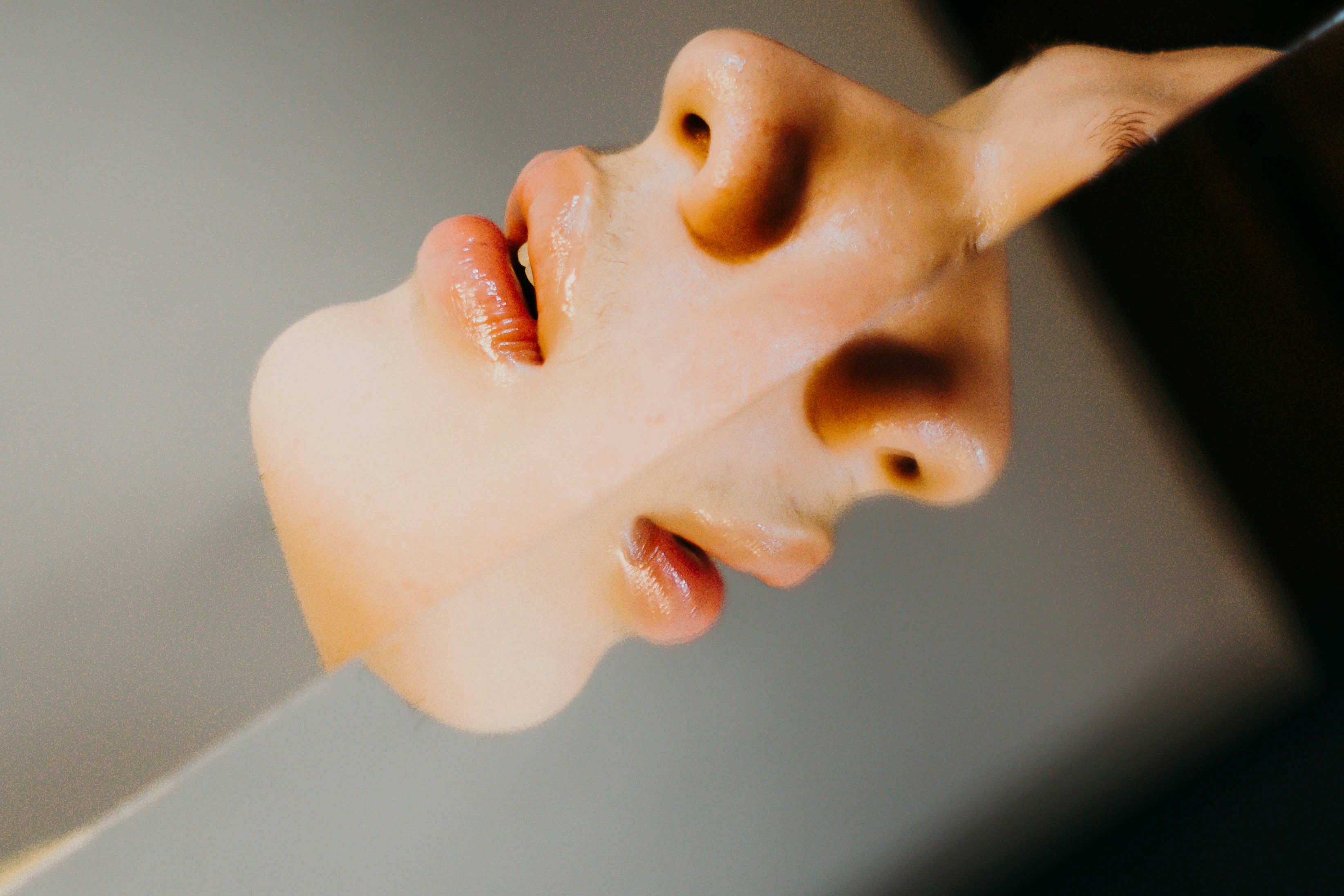 6 Model Kacamata untuk Hidung Pesek Tampil Stylish dan Nyaman!
