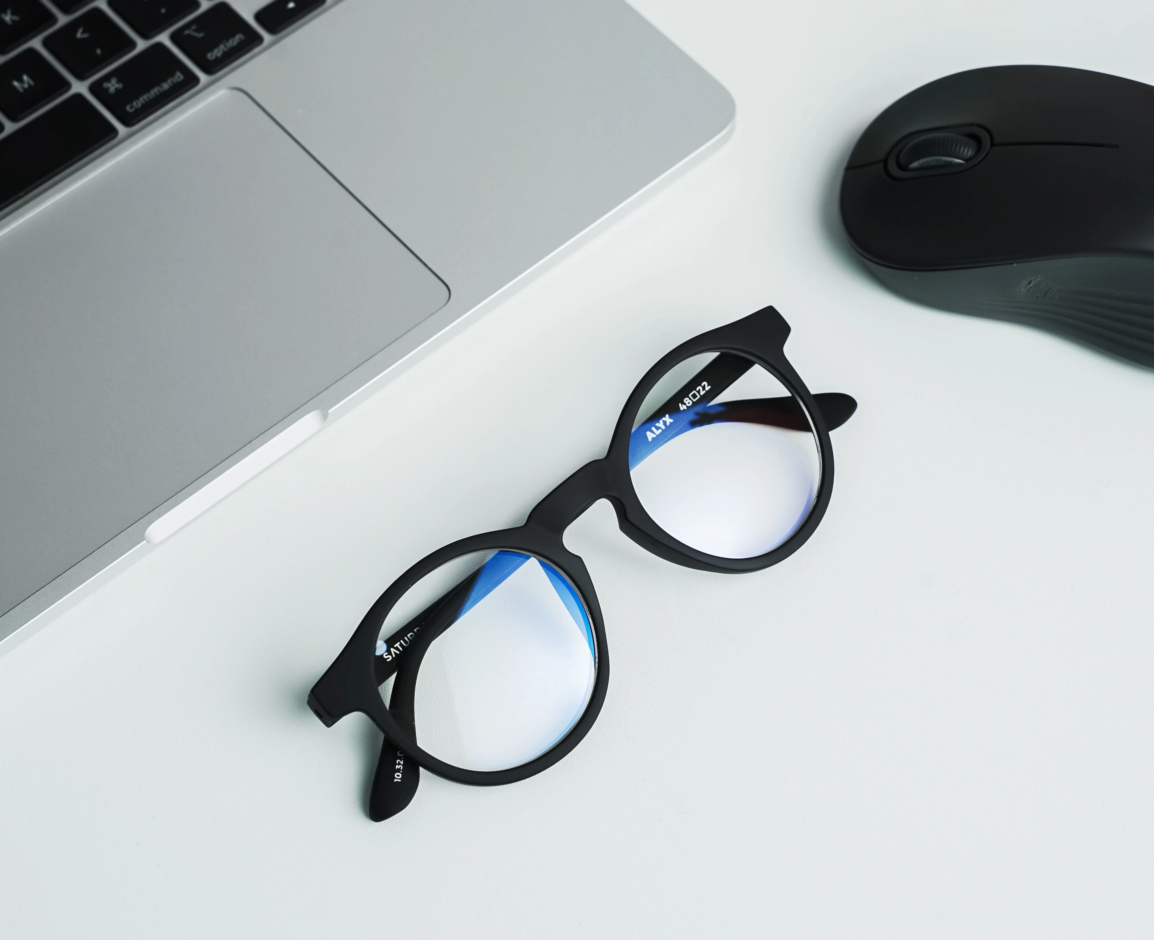 Fungsi Lensa Bluecromic dan Perbedaannya dengan Photochromic