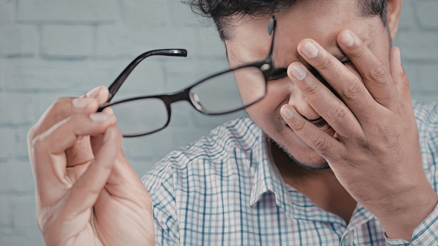 Bebas Iritasi dan Alergi dengan Kacamata untuk Kulit Sensitif